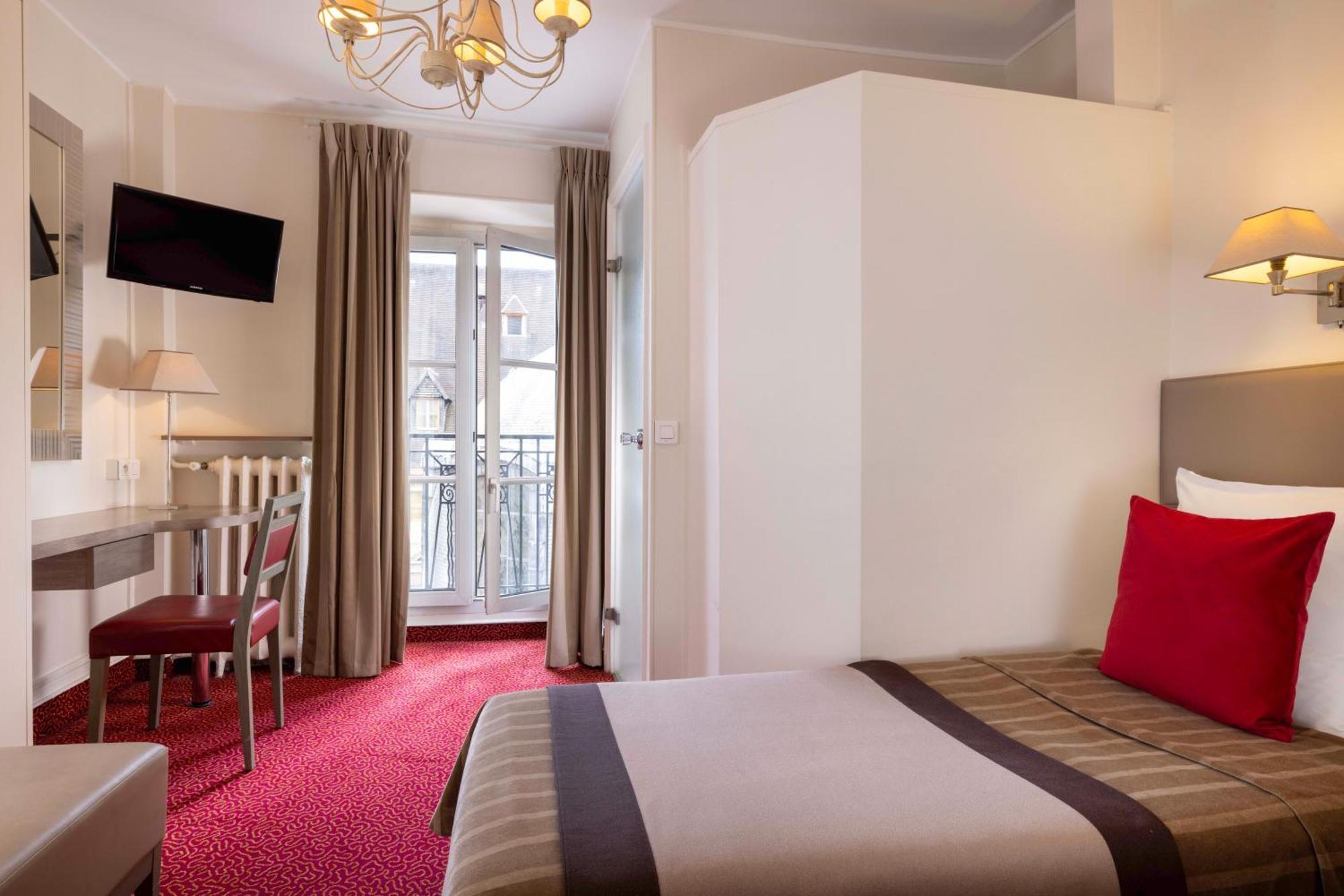 Hotel Saint Pierre Paris Exterior photo