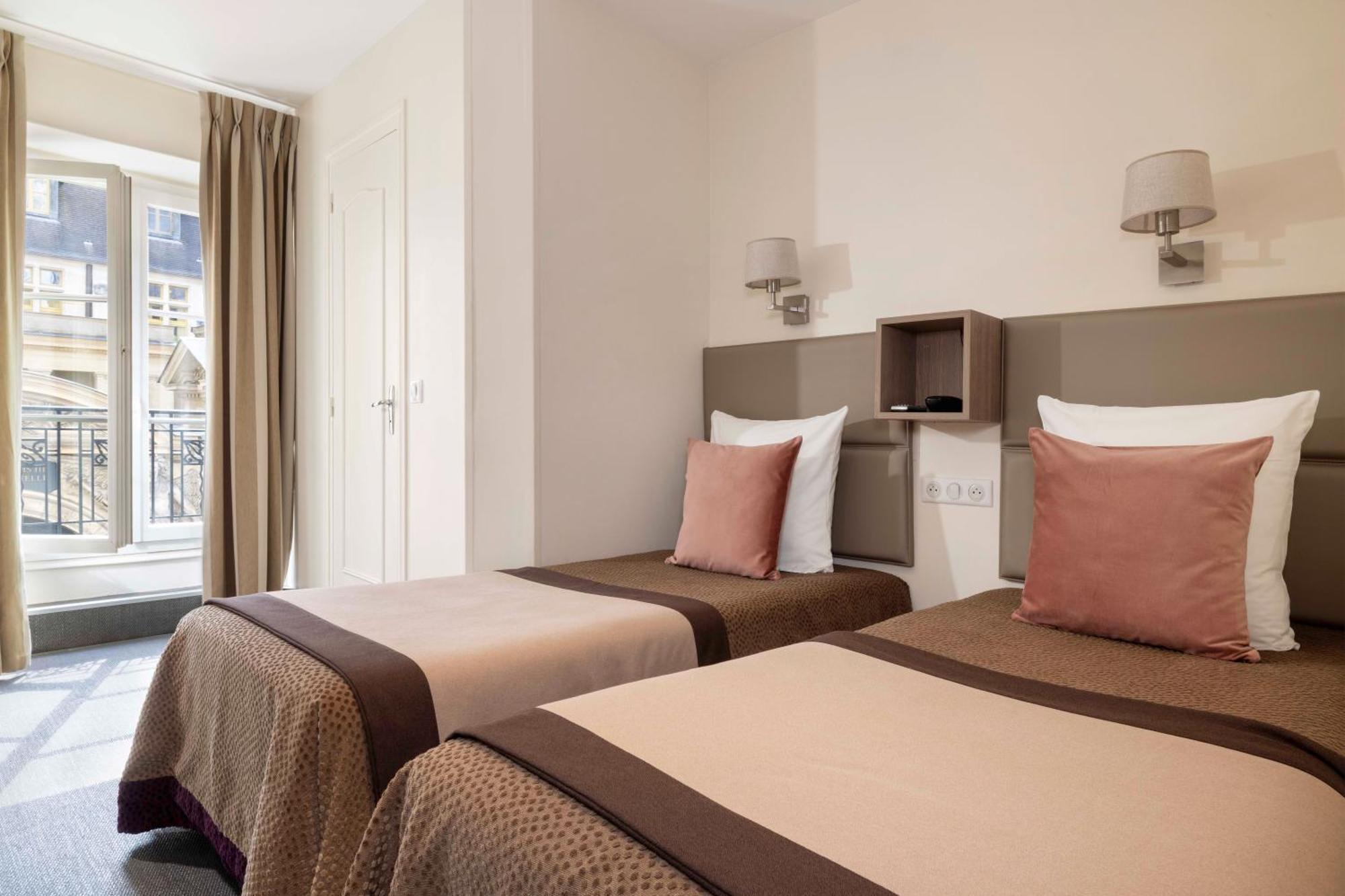 Hotel Saint Pierre Paris Exterior photo