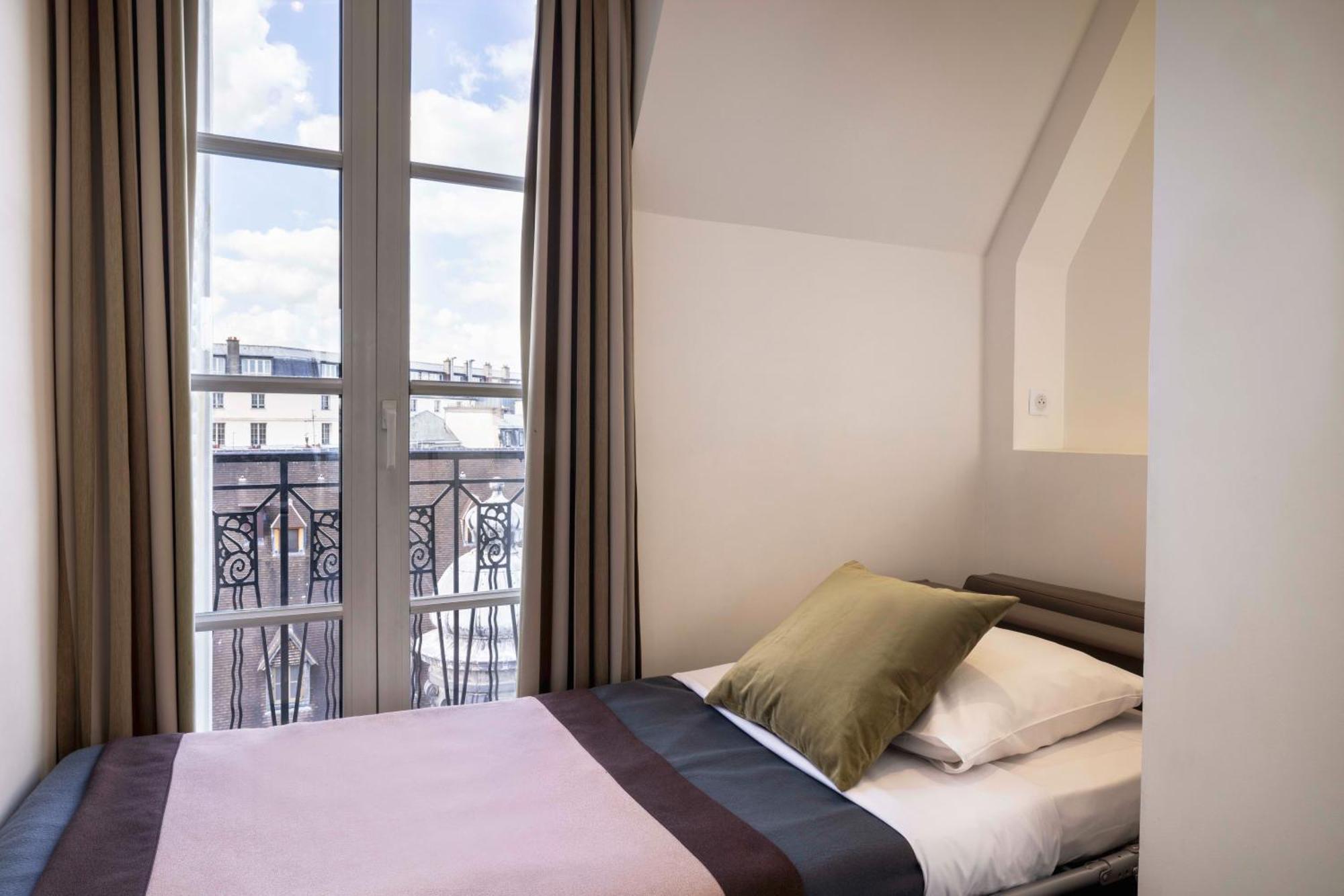 Hotel Saint Pierre Paris Exterior photo