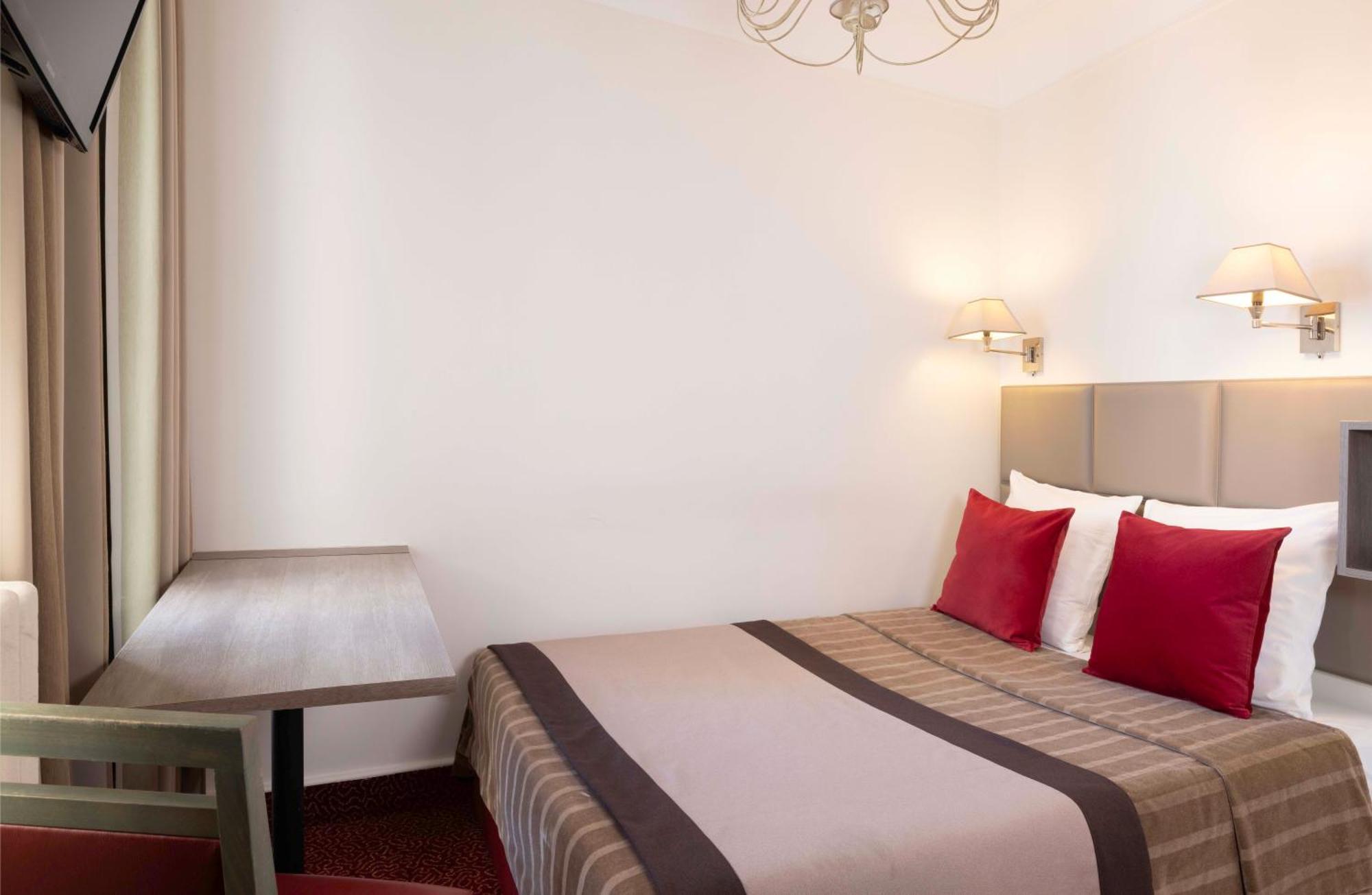 Hotel Saint Pierre Paris Exterior photo