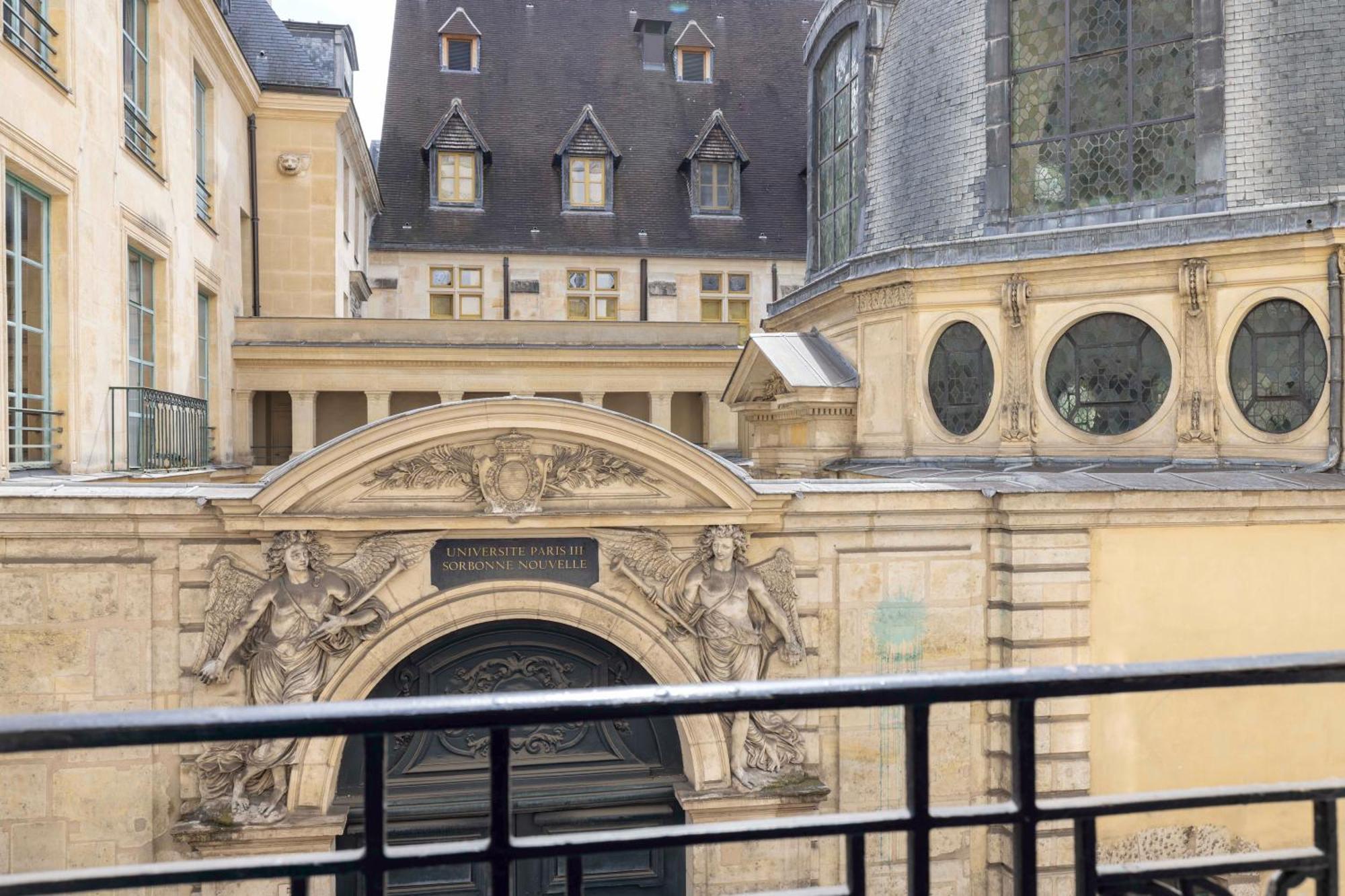 Hotel Saint Pierre Paris Exterior photo