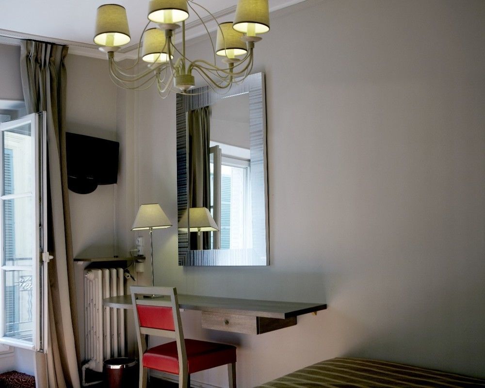 Hotel Saint Pierre Paris Exterior photo